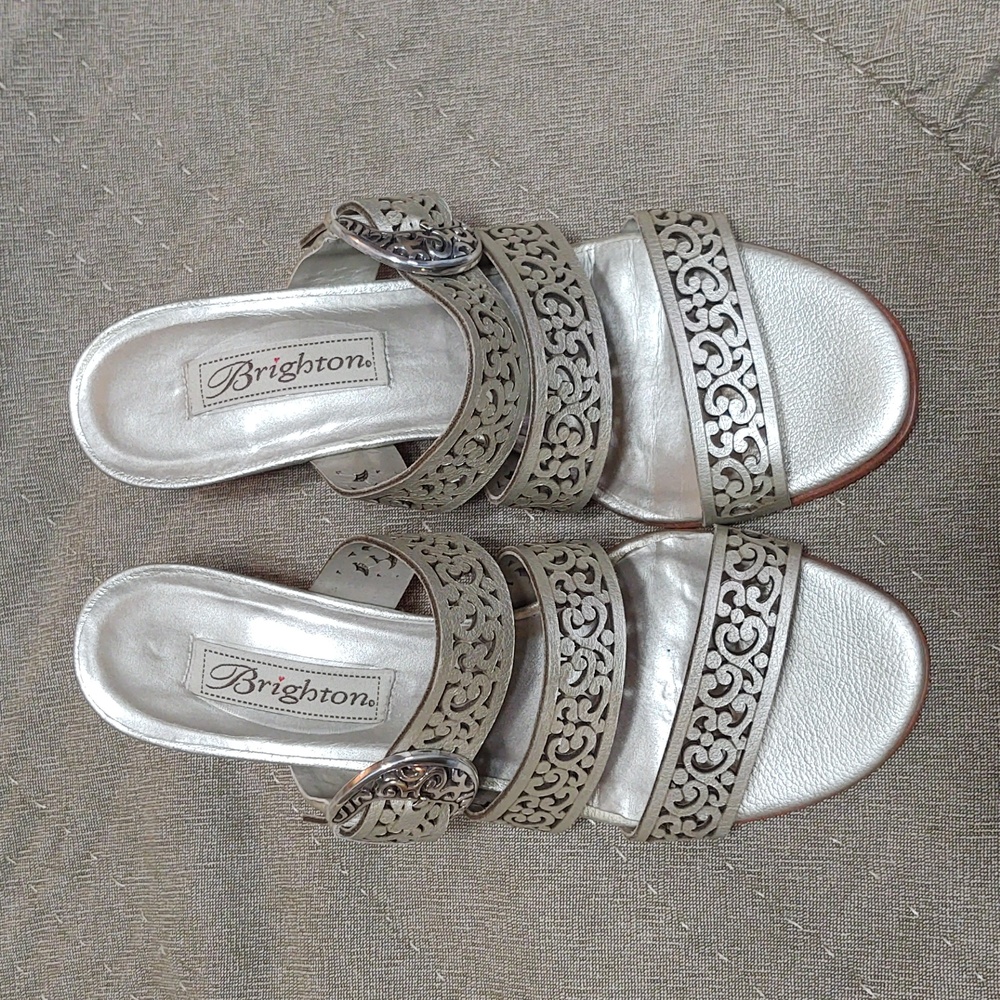 Brighton Women's Tinsel Champagne Metallic Silver Sandals size 7.5 M - Picture 3 of 9